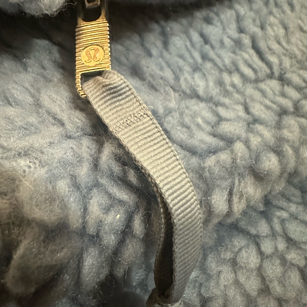 Lululemon pullover Sherpa - Picture 4 of 5